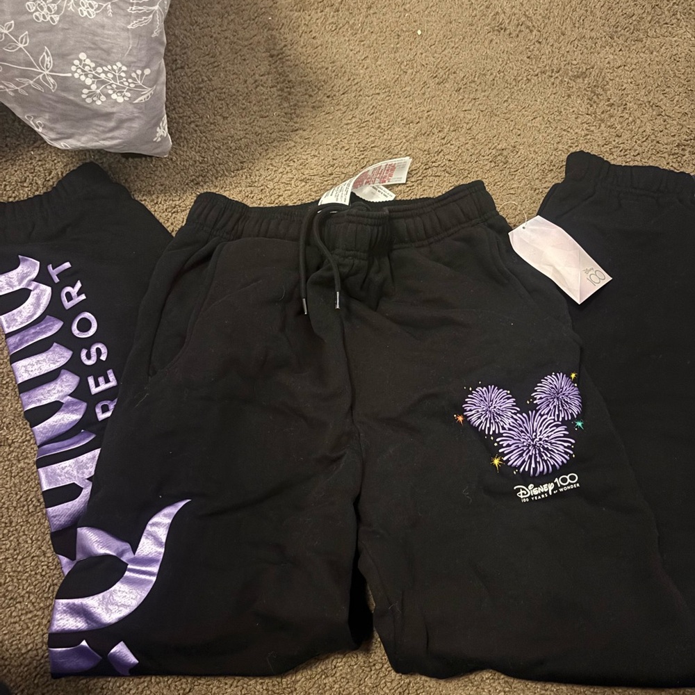 black disneyland disney sweatpants size xs NWT